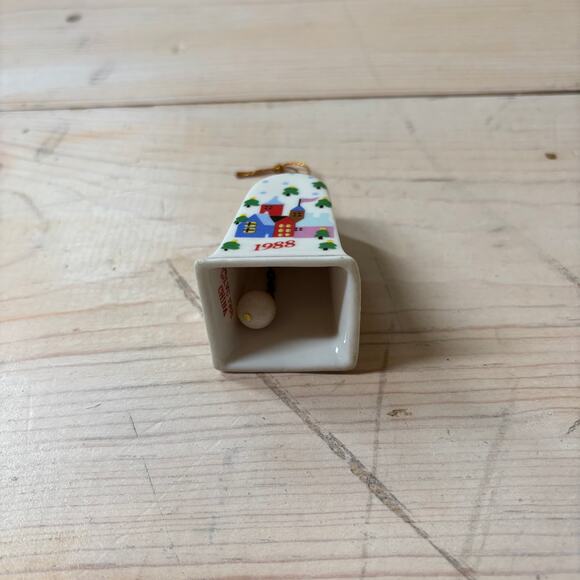 Lillian Vernon LVC Vintage 1988 Porcelain Christmas Bell Ornament Houses - Picture 2 of 8